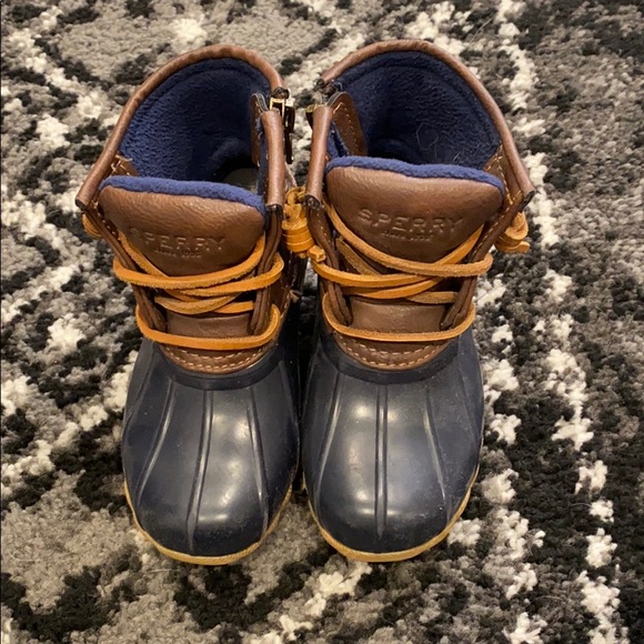 Sperry saltwater girls boot
